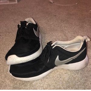 roshe run nike tennis shoes
